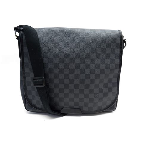 sacoche louis vuitton nera|louis vuitton boutique en ligne.